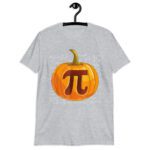 Funny Pumpkin Pie Math Nerd Turkey Halloween Design Thanksgiving T-Shirt.